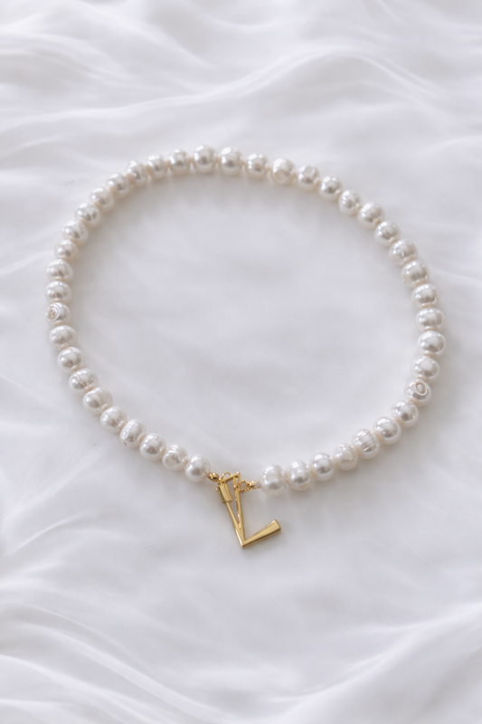 ´L´necklace