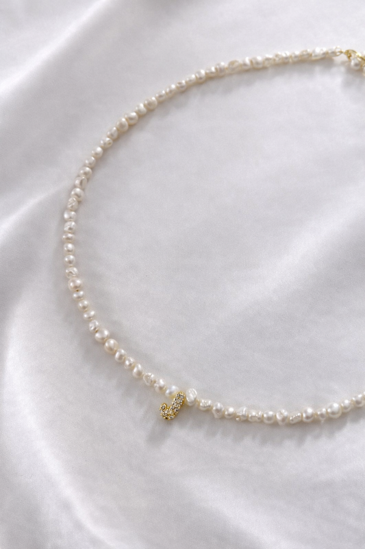 Classic pearls Necklase *J*
